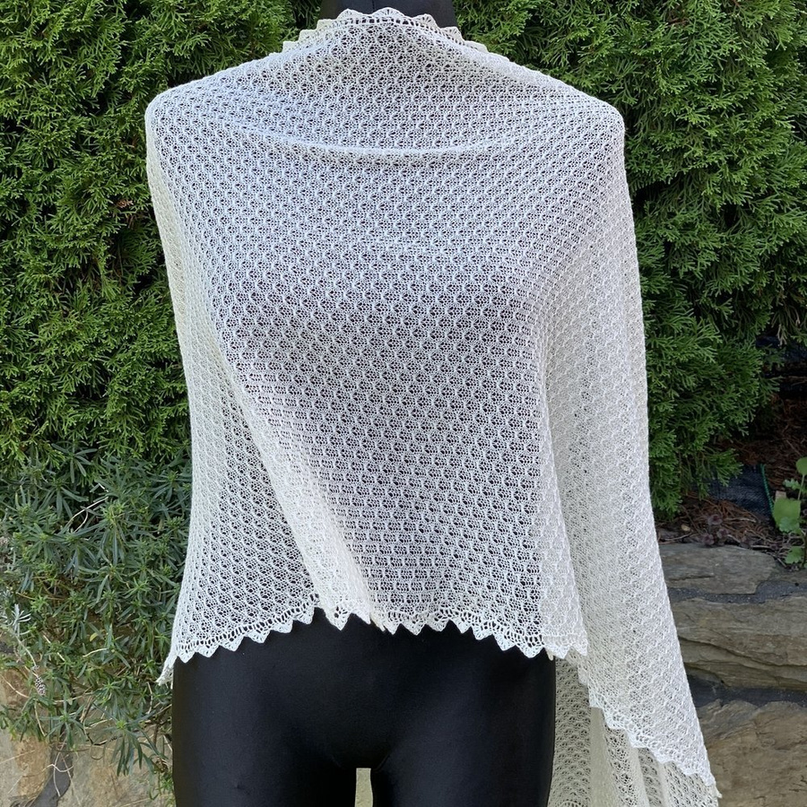 Elegancki, delikatny szal ślubny Nitkowe Love ecru 52x190 cm