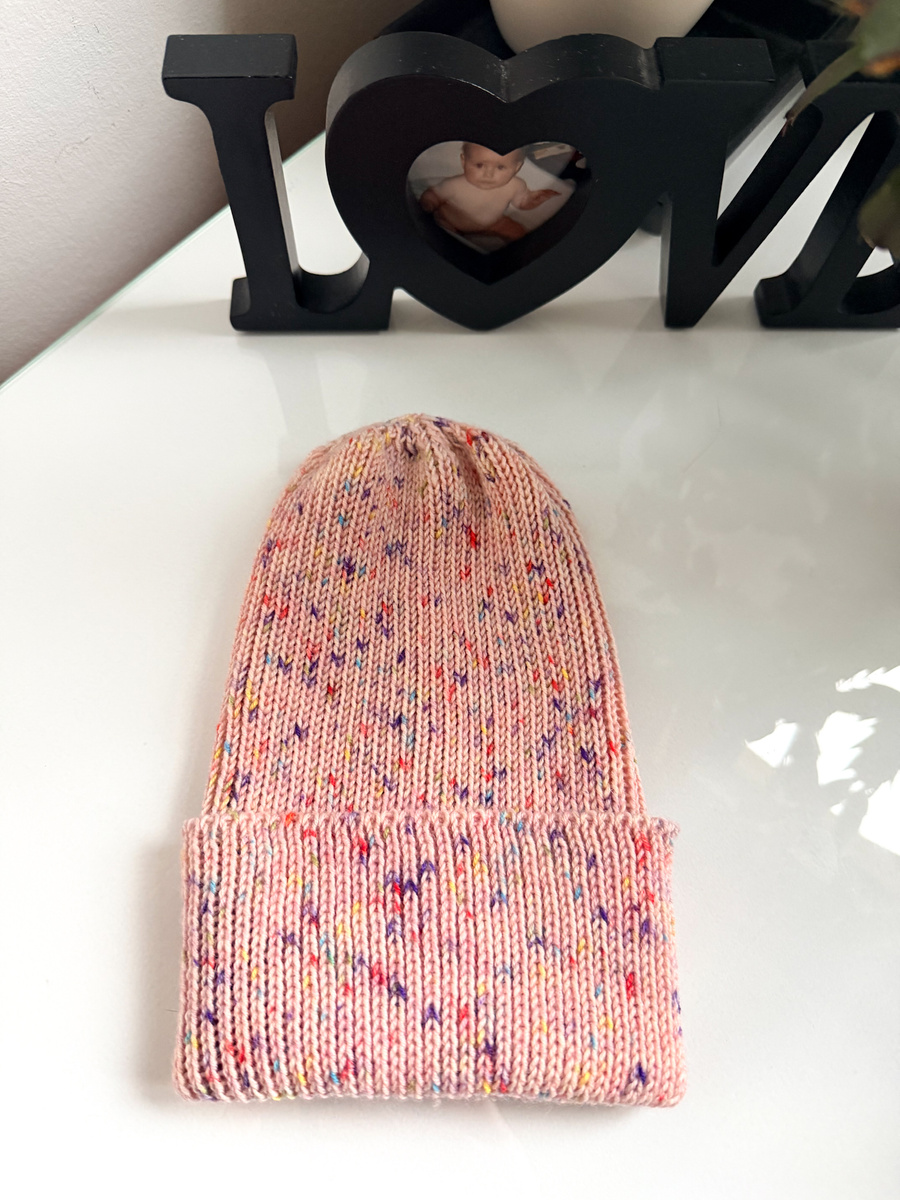 VARELLA – czapka merino beanie wywijana 100% baby merino 103 Urodzinowe Confetti różowa