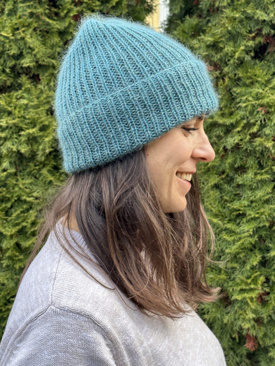 Ręcznie robiona czapka beanie AUREA 100% Baby Merino plus moher i jedwab 47/37 Morze Północne