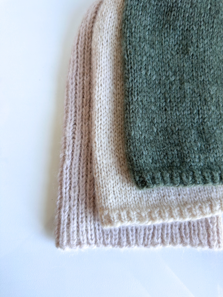 Ręcznie robiona czapka damska MORGANA Merynos, Alpaka z Jedwabiem 59/40 Marcepan