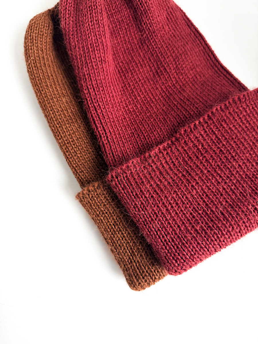 Czapka wywijana HELEN 100% Alpaka 9044 ciemne winogrona