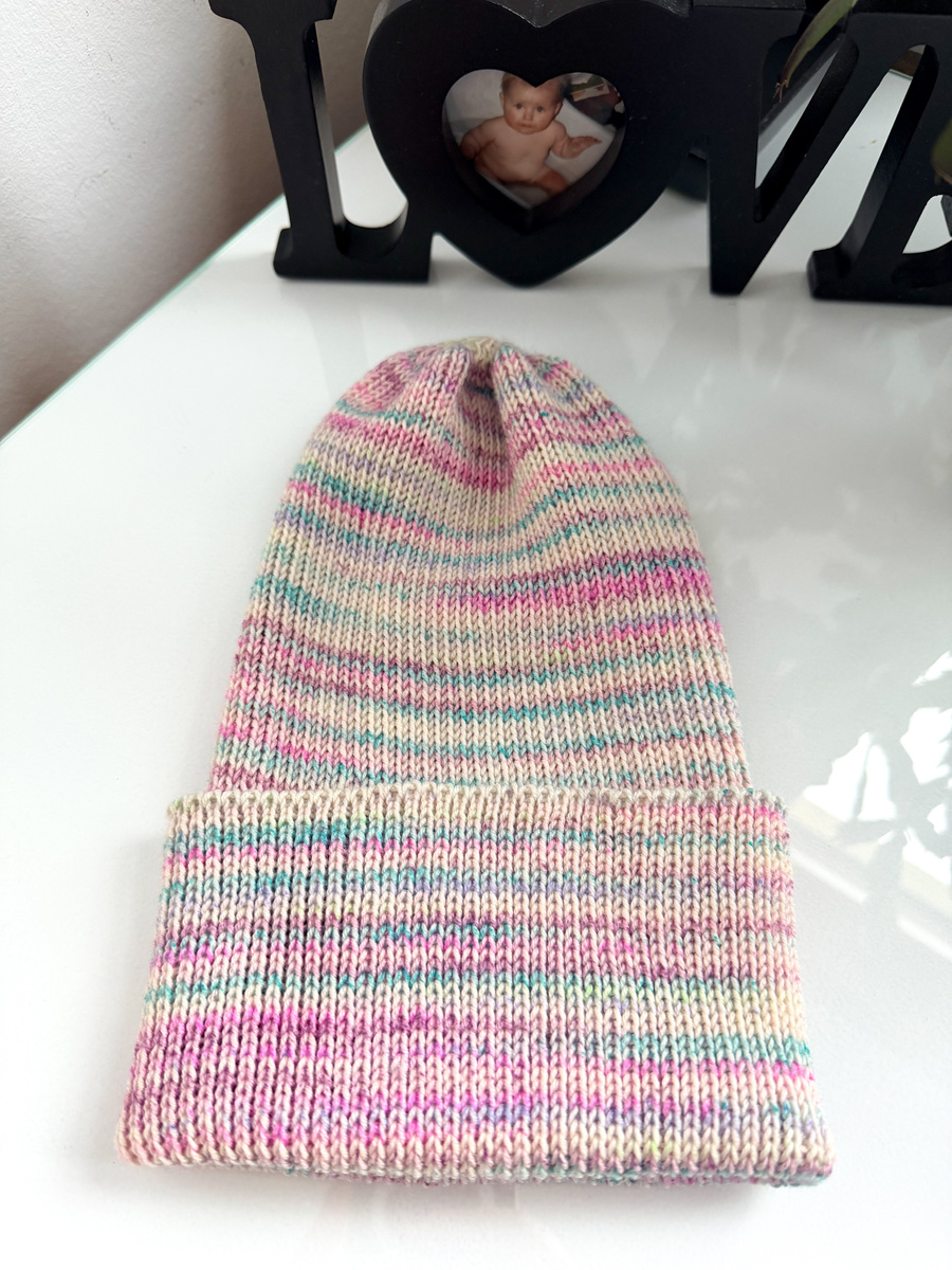 VARELLA – czapka beanie z wełny merino 100% Baby Merino 105 Magiczna Beza jesienno-zimowa
