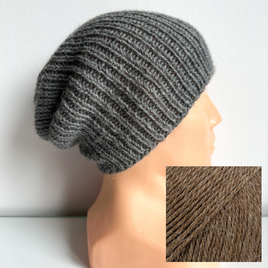 Czapka robiona na drutach KIARA 100% Alpaka 9043 ziarno kakaowca
