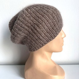 Handmade women’s hat AUREA 100% Baby Merino plus mohair and silk 17/41 Beige