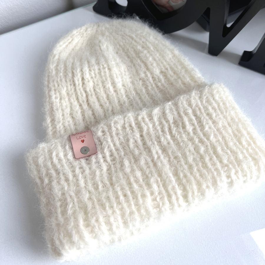 Ręcznie robiona czapka damska WATA CUKROWA Alpaka z Merynosem 01 Ecru