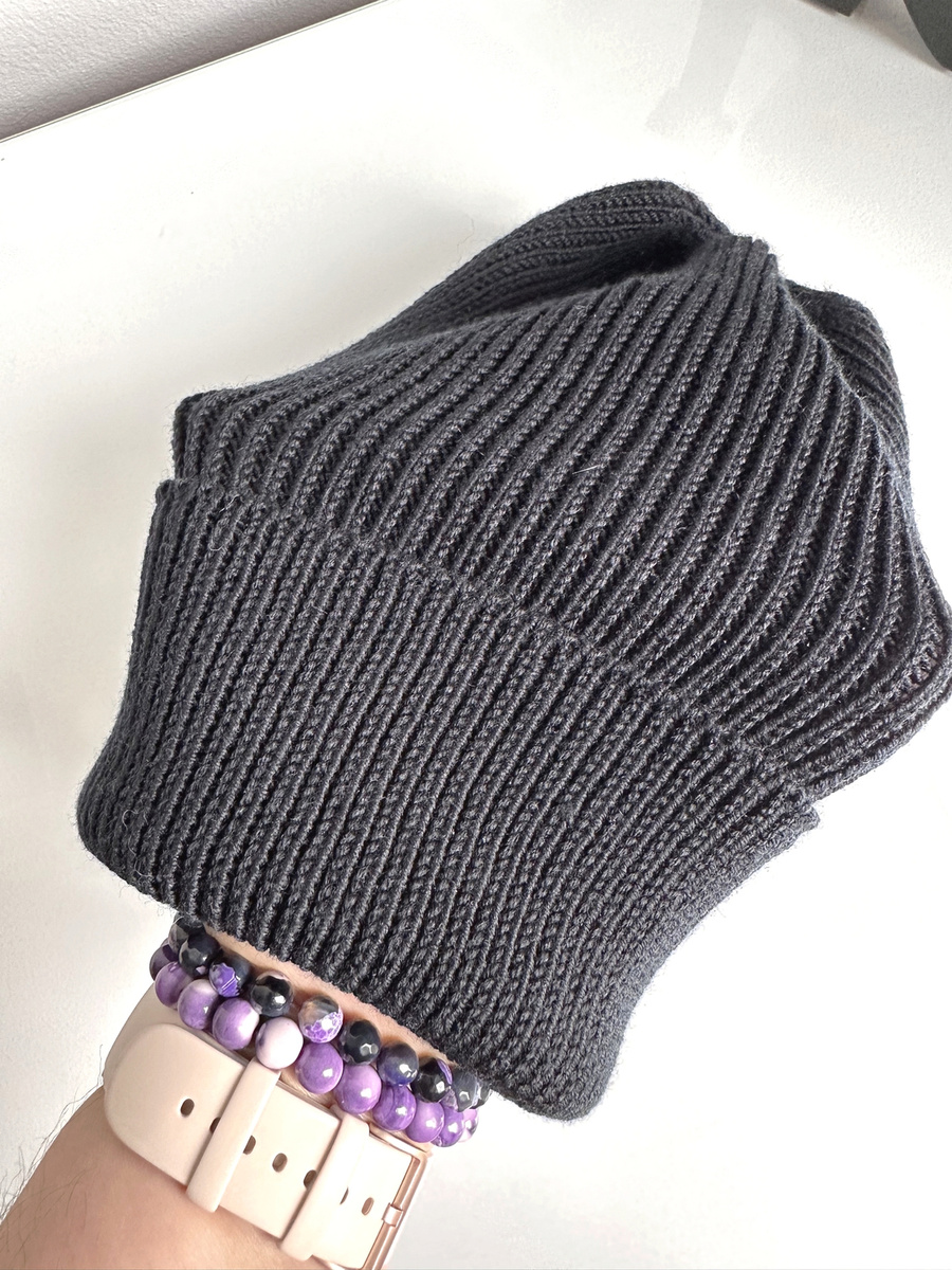 Beanie czapka z wełny merino VARELLA 100% Baby Merino 21 Czarny