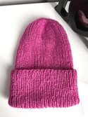 Ciepła czapka ręcznie robiona wywijana CHMURKA Alpaka 39 Magenta