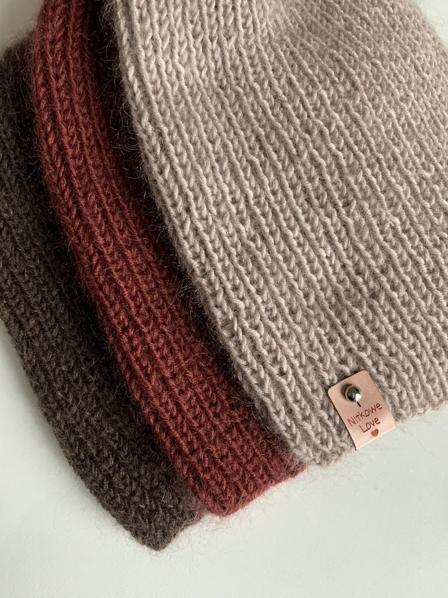 Handgemachte Damenmütze AUREA 100% Baby Merino plus Mohair und Seide 51/36 Bordeaux
