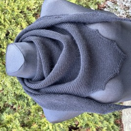 Chusta gładka, symetryczna, 100% Alpaka 8903 czarny