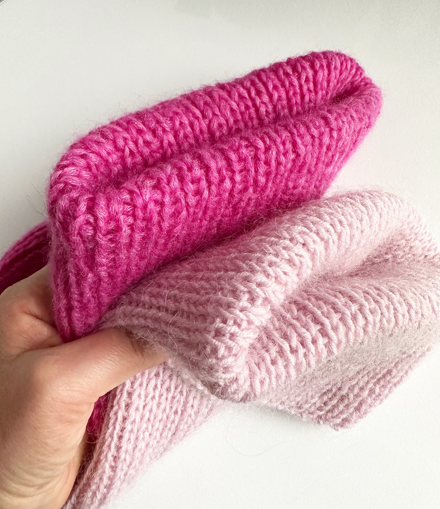 Ciepła czapka ręcznie robiona wywijana CHMURKA Alpaka 39 Magenta