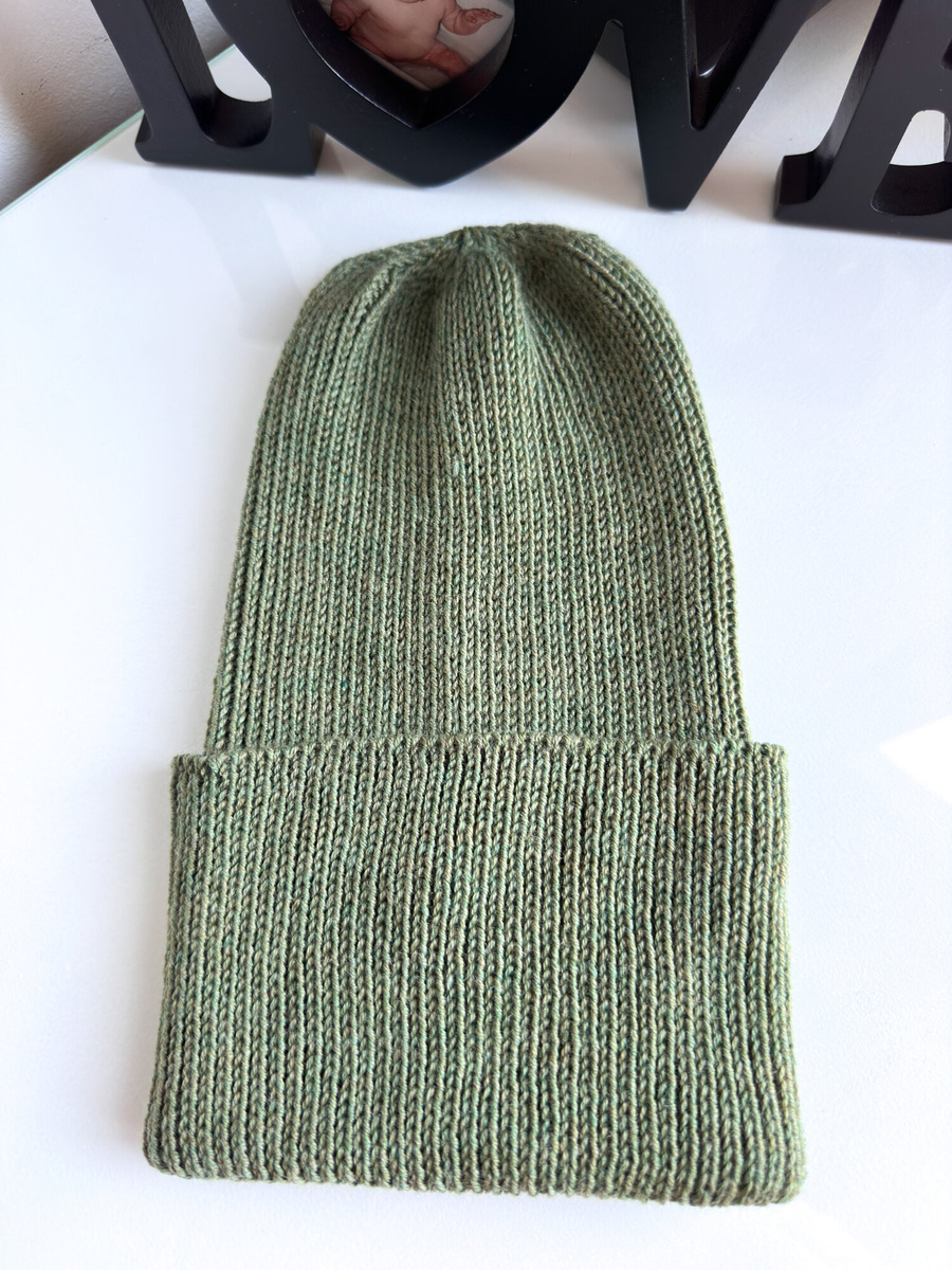 VARELLA – czapka zimowa beanie z wełny merino 100% Baby Merino 38 Oliwka