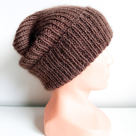 Ręcznie robiona czapka beanie AUREA 100% Baby Merino plus moher i jedwab 62/15 średni brąz