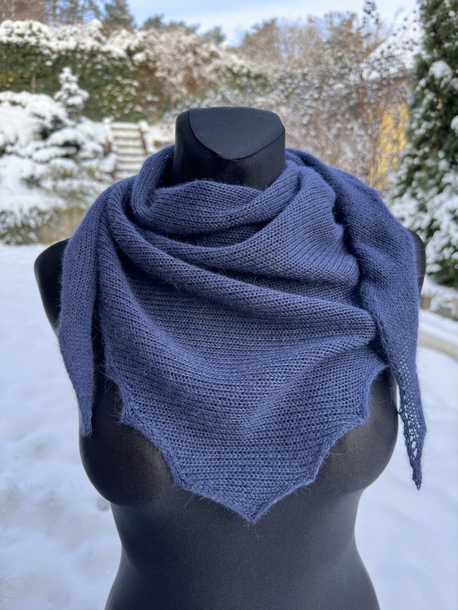 Chusta gładka, symetryczna, 100% Alpaka 4305 Ciemny Indygo