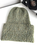 Ciepła czapka ręcznie robiona wywijana CHMURKA Alpaka 12 Zielony Mech