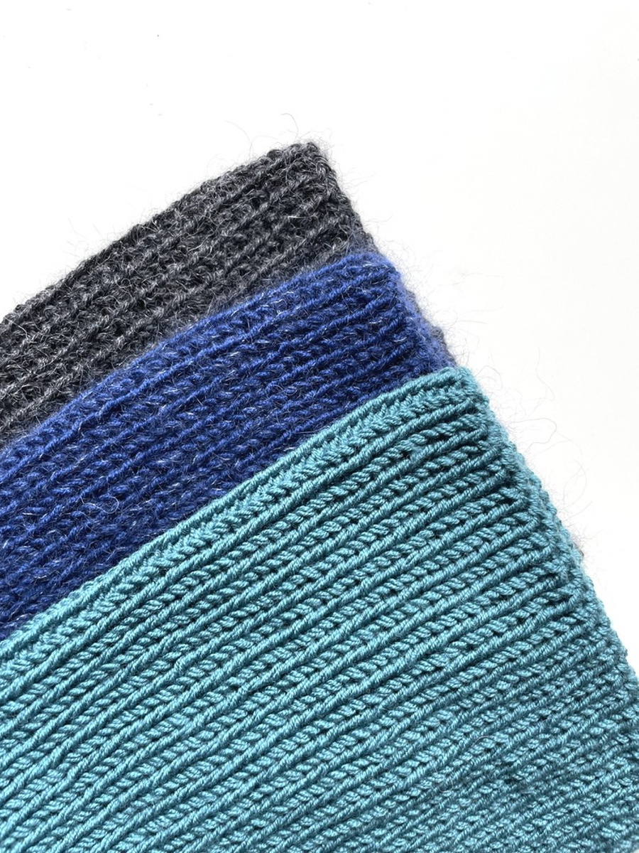 Czapka wełniana NANA 100% Baby Merino 47 Morze Północne