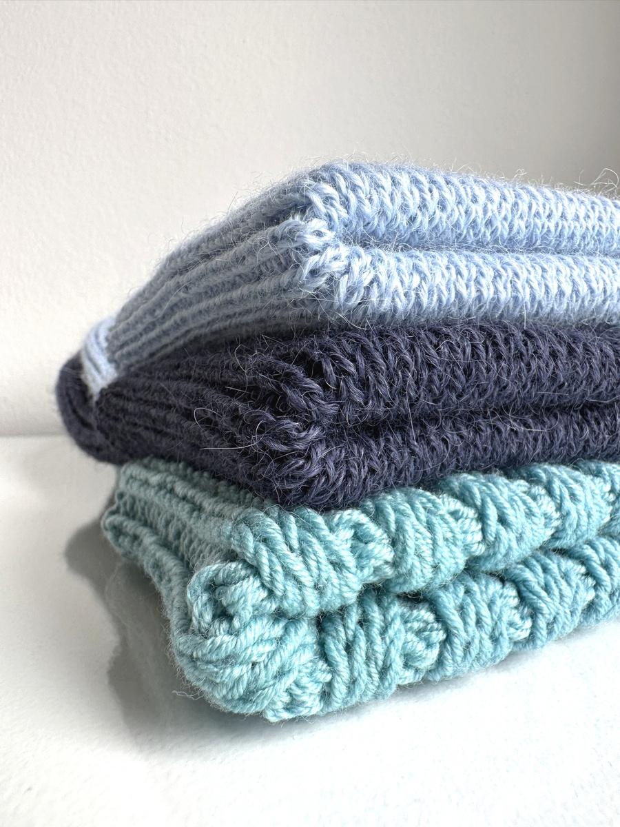 Czapka wywijana HELEN 100% Alpaka 4305 Ciemny Indygo