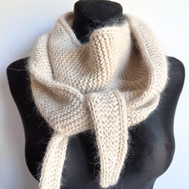 Wełniany chustoszal z merynosa Nitkowe Love 01 Ecru