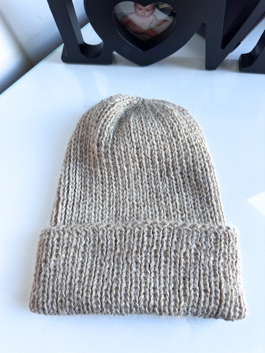 Czapka wywijana zrobiona ręcznie na drutach KIARA 100% Alpaka 2020 Jasny Nugat