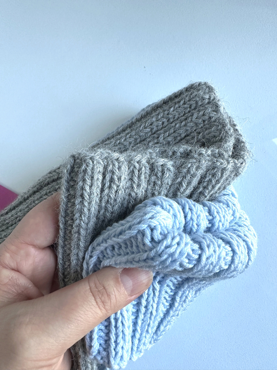 Wywijana czapka merino HELLI 100% Baby Merino 53 Rosa