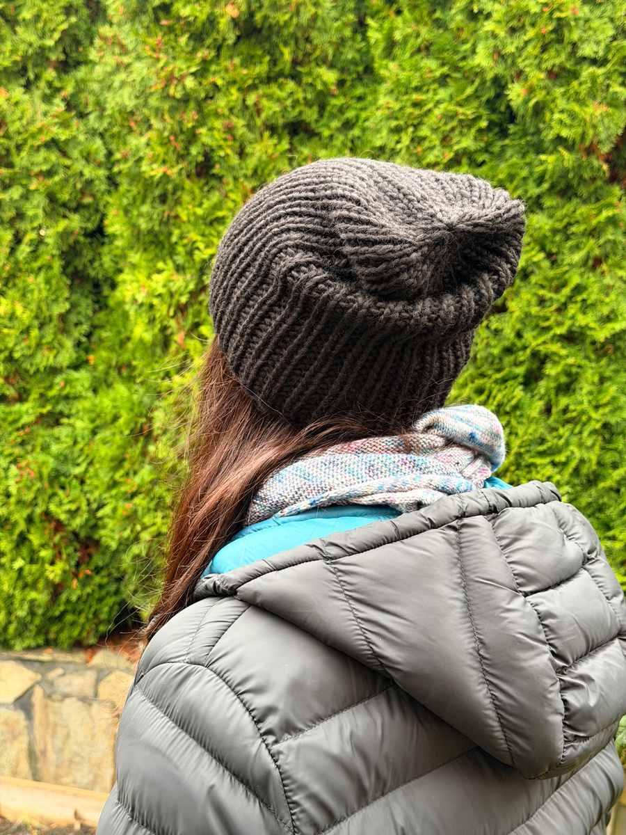 Ręcznie robiona czapka damska JANKA 100% Wełna owcza 02 Czarny