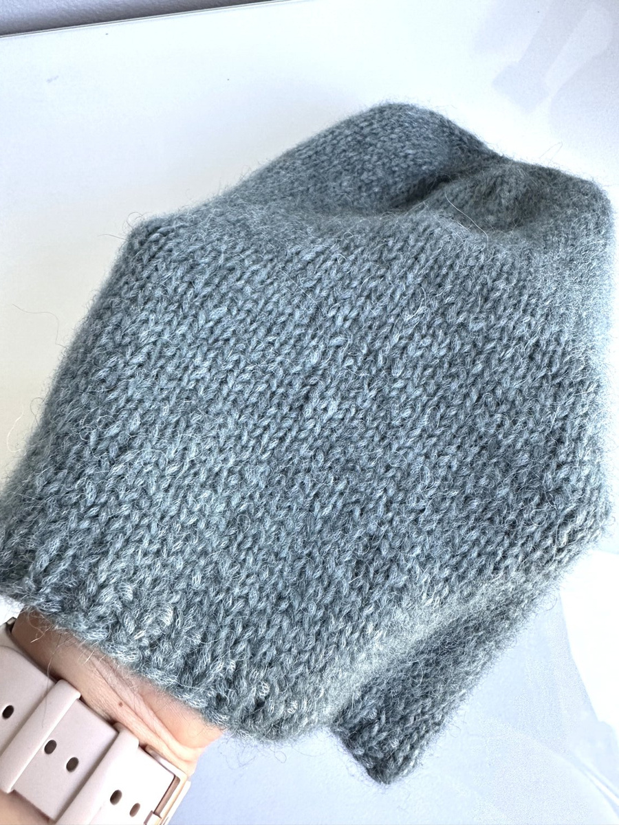 Ciepła czapka ręcznie robiona CHMURKA Alpaka 45 Morze Północne