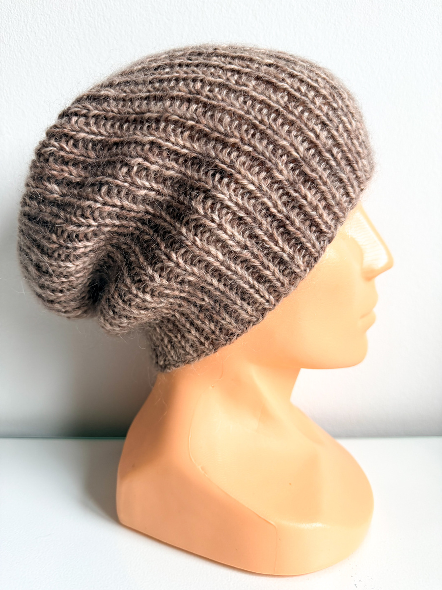 Handmade Czapka damska AUREA 100% Baby Merino plus moher i jedwab 03/29 Wanilia