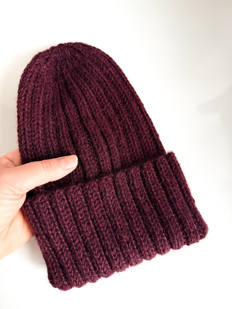 LAURIN Turn-Up Beanie 100% Alpaca 9044 ciemne winogrona