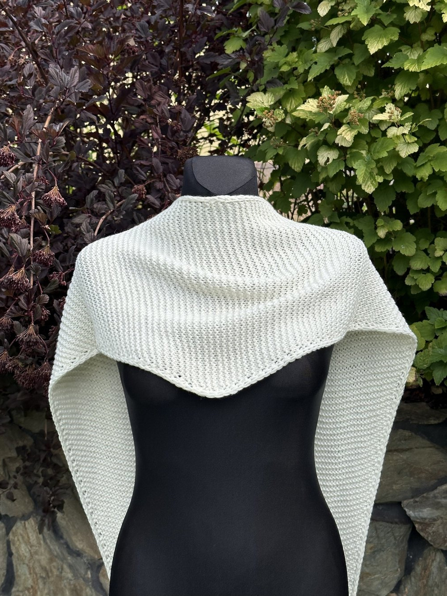 Wełniany chustoszal z merynosa Nitkowe Love 01 Ecru