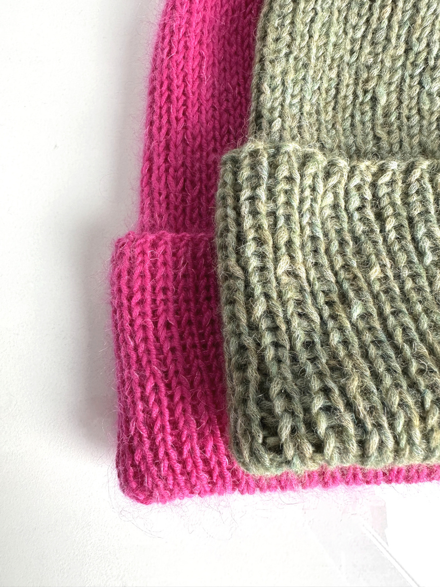 Ciepła czapka ręcznie robiona wywijana CHMURKA Alpaka 12 Zielony Mech