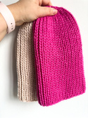 JANKA – gruba czapka zimowa damska beanie z wełny Nitkowe Love 105 Magenta