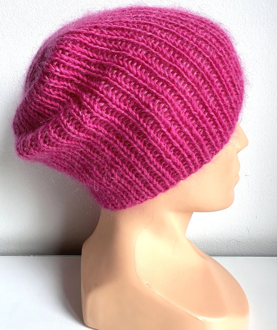 Handmade women's beanie AUREA 100% Baby Merino plus mohair and silk 08/13 Fuchsia