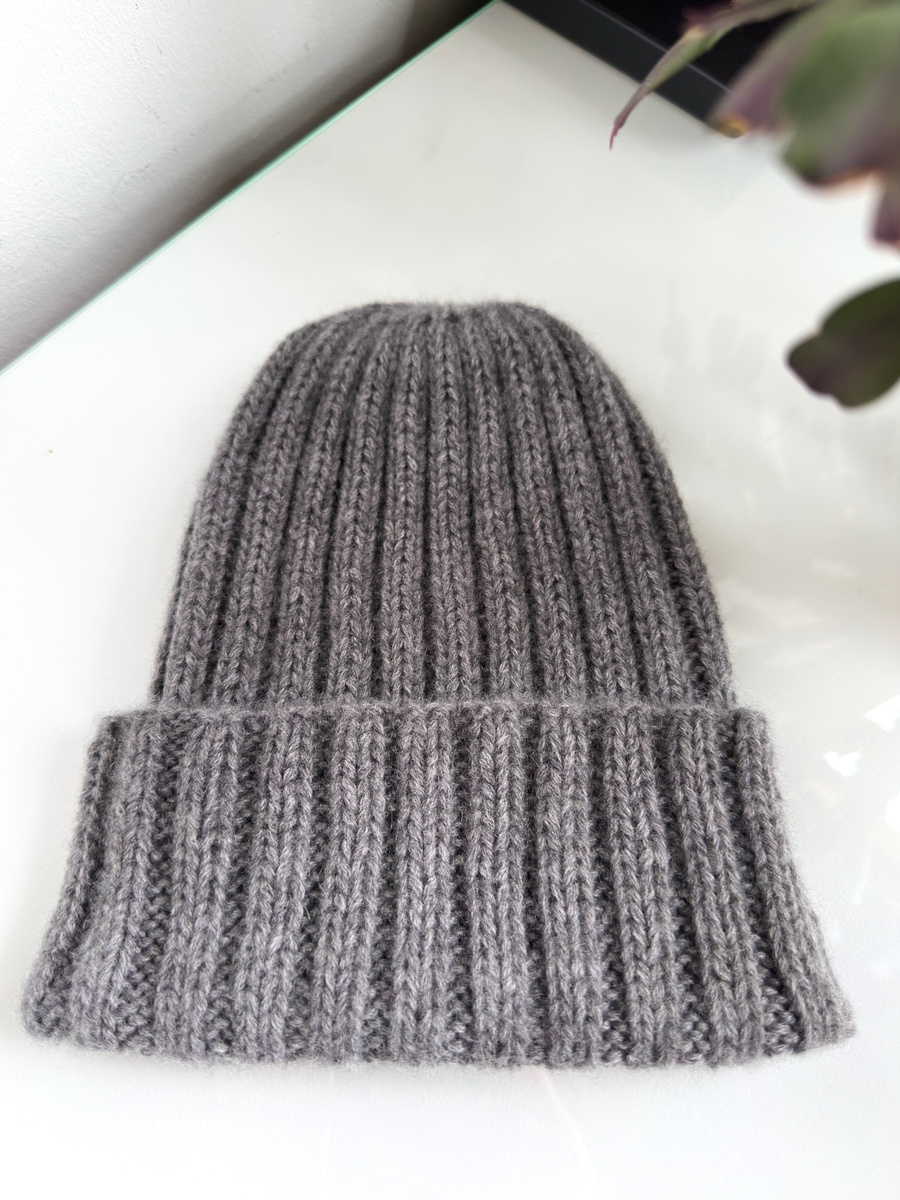 Wywijana czapka kaszmirowa 100% kaszmir 519 Fumo