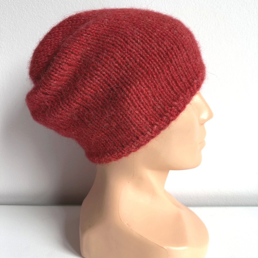 CHMURKA Beanie-Mütze aus Alpaka 25 Himbeerrot