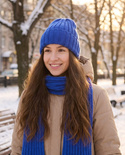 ELLI – ręcznie robiona czapka merino 24 Kobalt wywijana