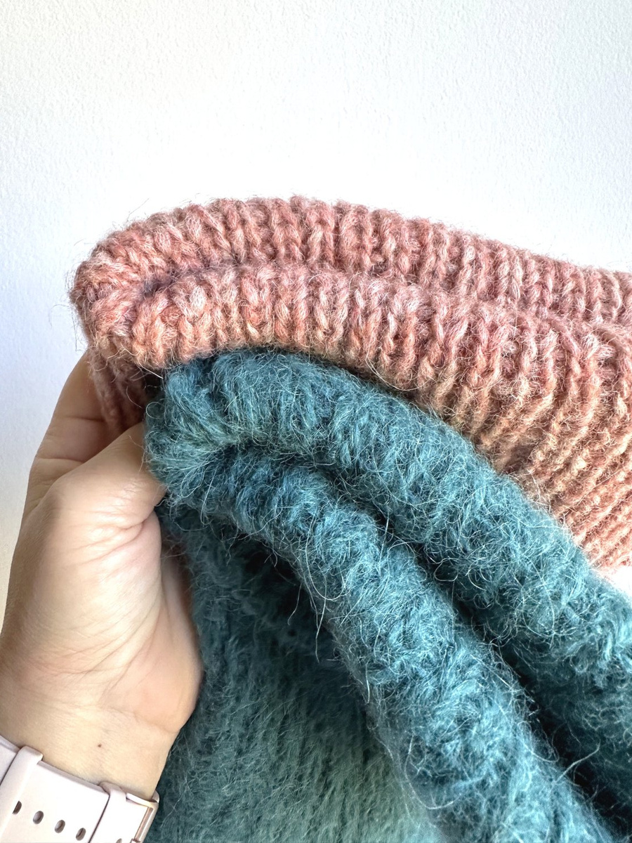 Ciepła czapka ręcznie robiona wywijana CHMURKA Alpaka 34 Różowy Marmur