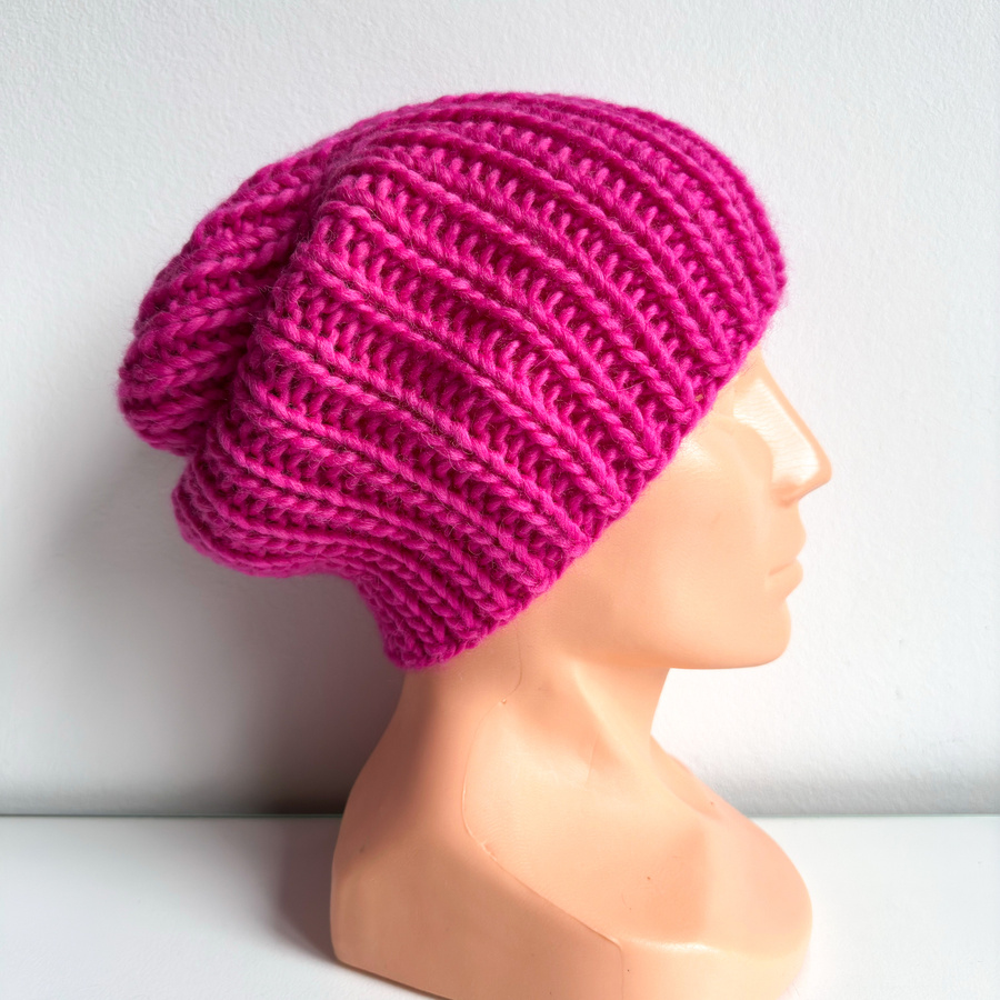 JANKA – gruba czapka zimowa damska beanie z wełny Nitkowe Love 105 Magenta
