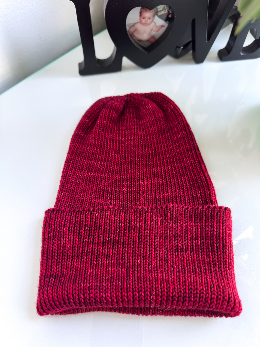 Beanie czapka z wełny merino VARELLA 2.0 100% Baby Merino SW033 Cereza