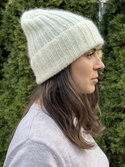 Ręcznie robiona czapka beanie MIRA 100% Merino plus moher i jedwab 01 Ecru