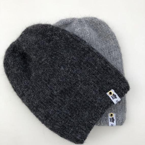 Ciepła czapka ręcznie robiona CHMURKA Alpaka 06 Antracyt