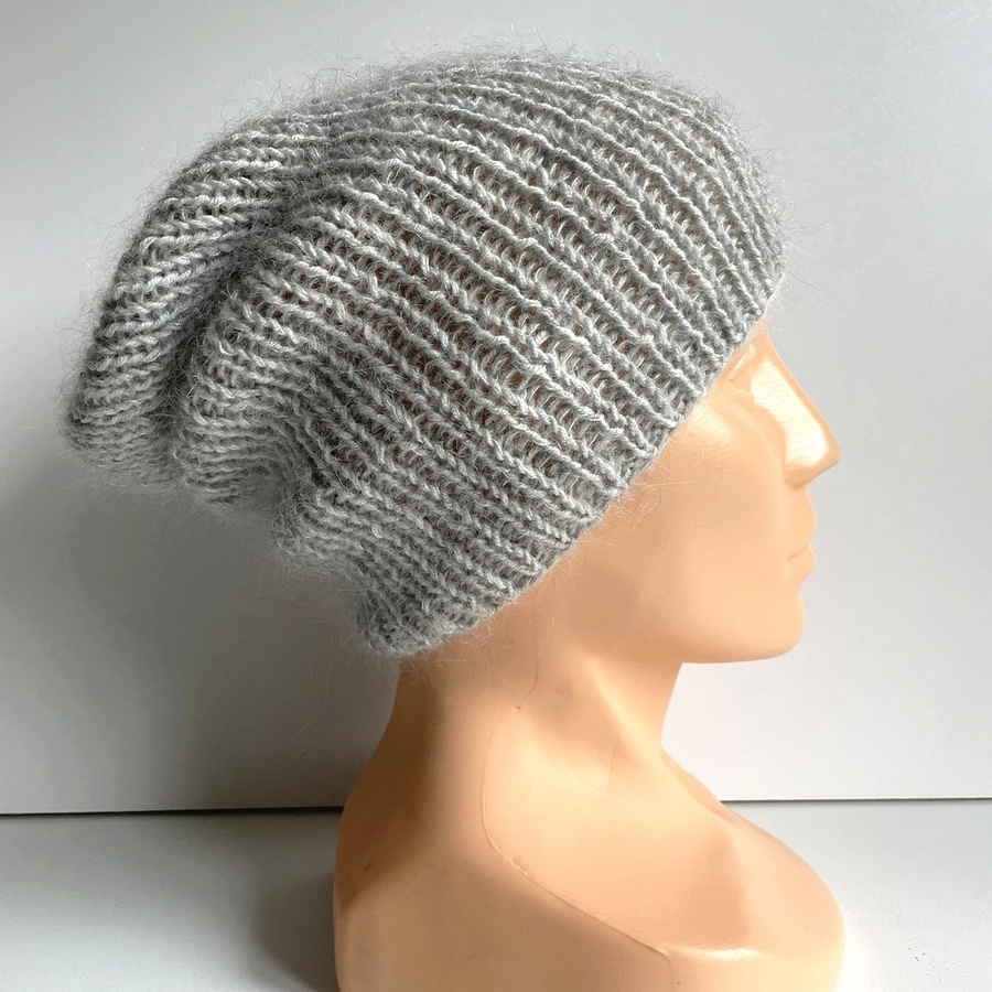 Handmade Czapka damska AUREA 100% Baby Merino plus moher i jedwab 22/44 Jasny Szary