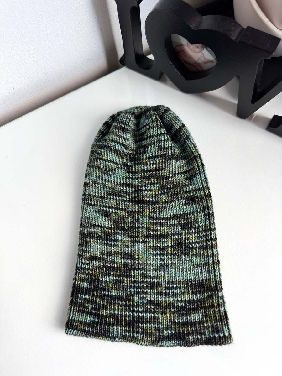 VARELLA 2.0 Beanie-Mütze aus Merinowolle Forest Night dünn für die Übergangszeit