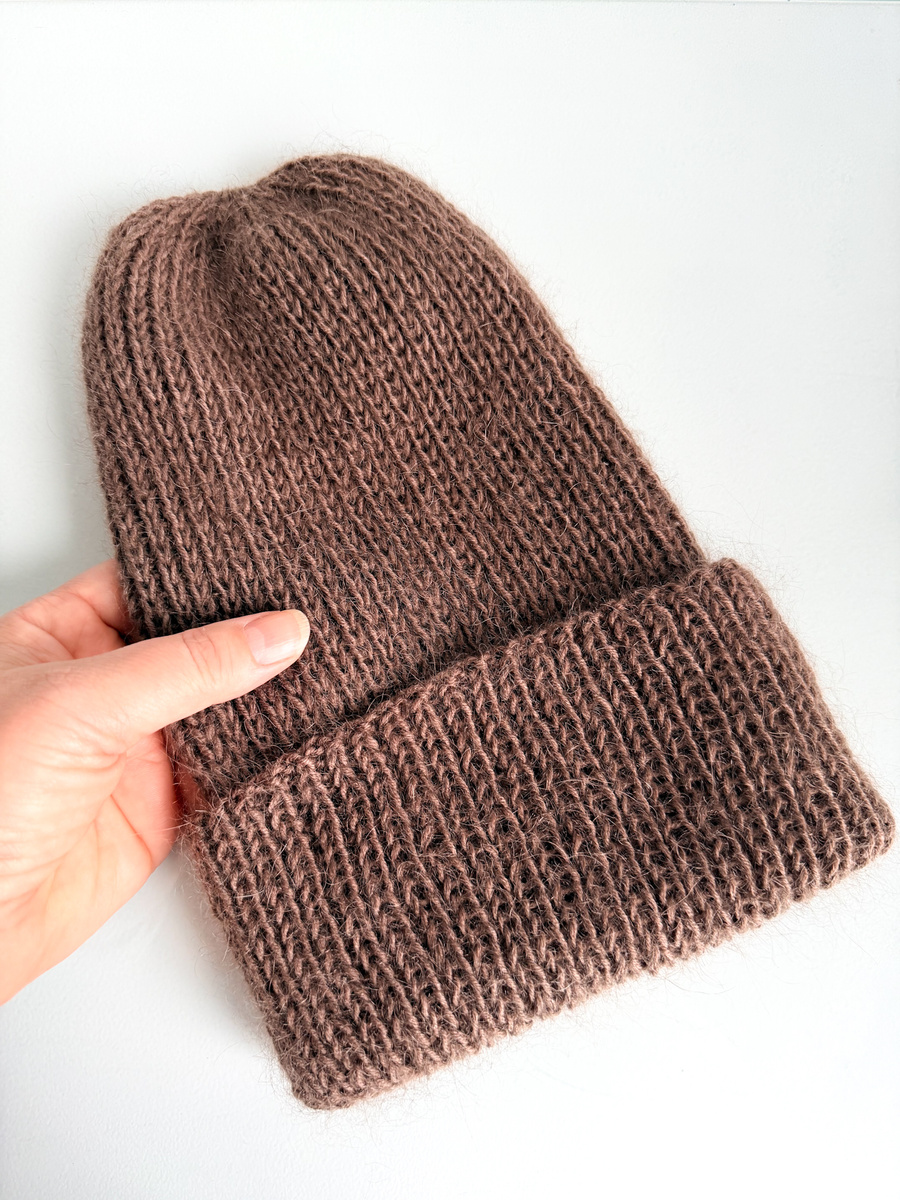 Ręcznie robiona czapka beanie AUREA 100% Baby Merino plus moher i jedwab 62/15 średni brąz