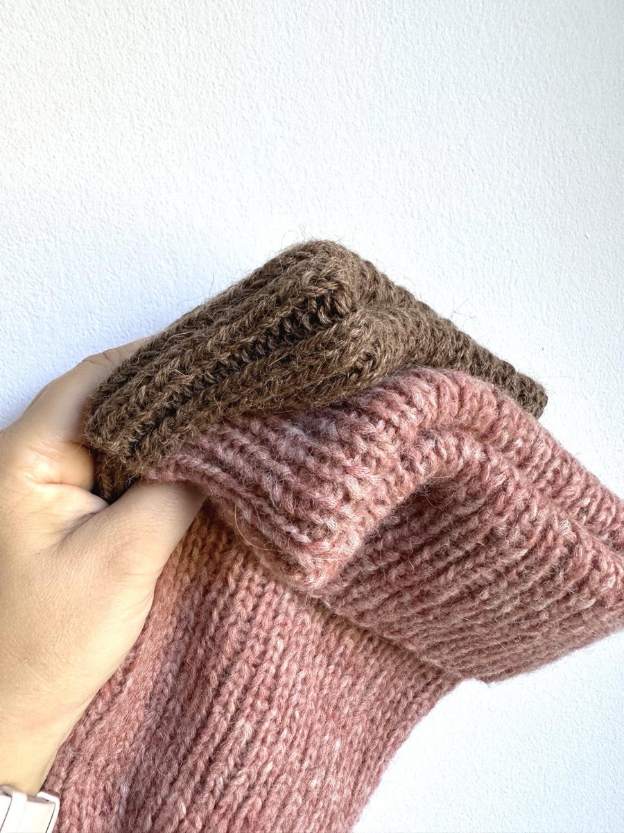 Ciepła czapka ręcznie robiona wywijana CHMURKA Alpaka 34 Różowy Marmur