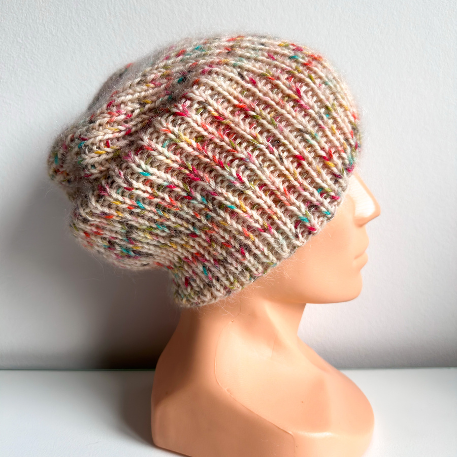 Handmade Czapka damska AUREA 100% Baby Merino plus moher i jedwab 03/29 Wanilia