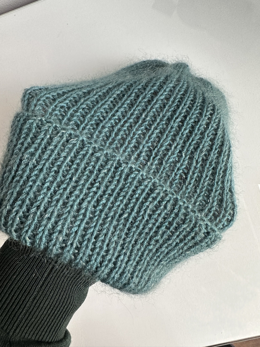 Ręcznie robiona czapka beanie AUREA 100% Baby Merino plus moher i jedwab 47/37 Morze Północne