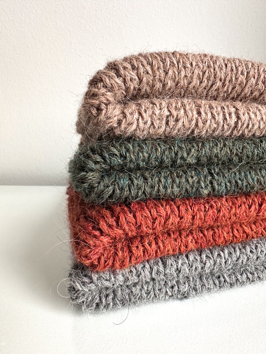 Czapka wywijana zrobiona ręcznie na drutach KIARA 100% Alpaka 9041 miedziany brąz