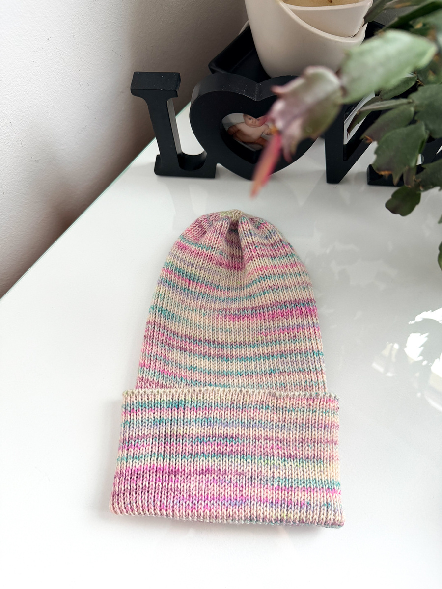 VARELLA – czapka beanie z wełny merino 100% Baby Merino 105 Magiczna Beza jesienno-zimowa