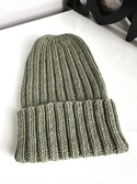 HELLI Beanie-Mütze mit Umschlag 100% Baby-Merinowolle 38 Oliv