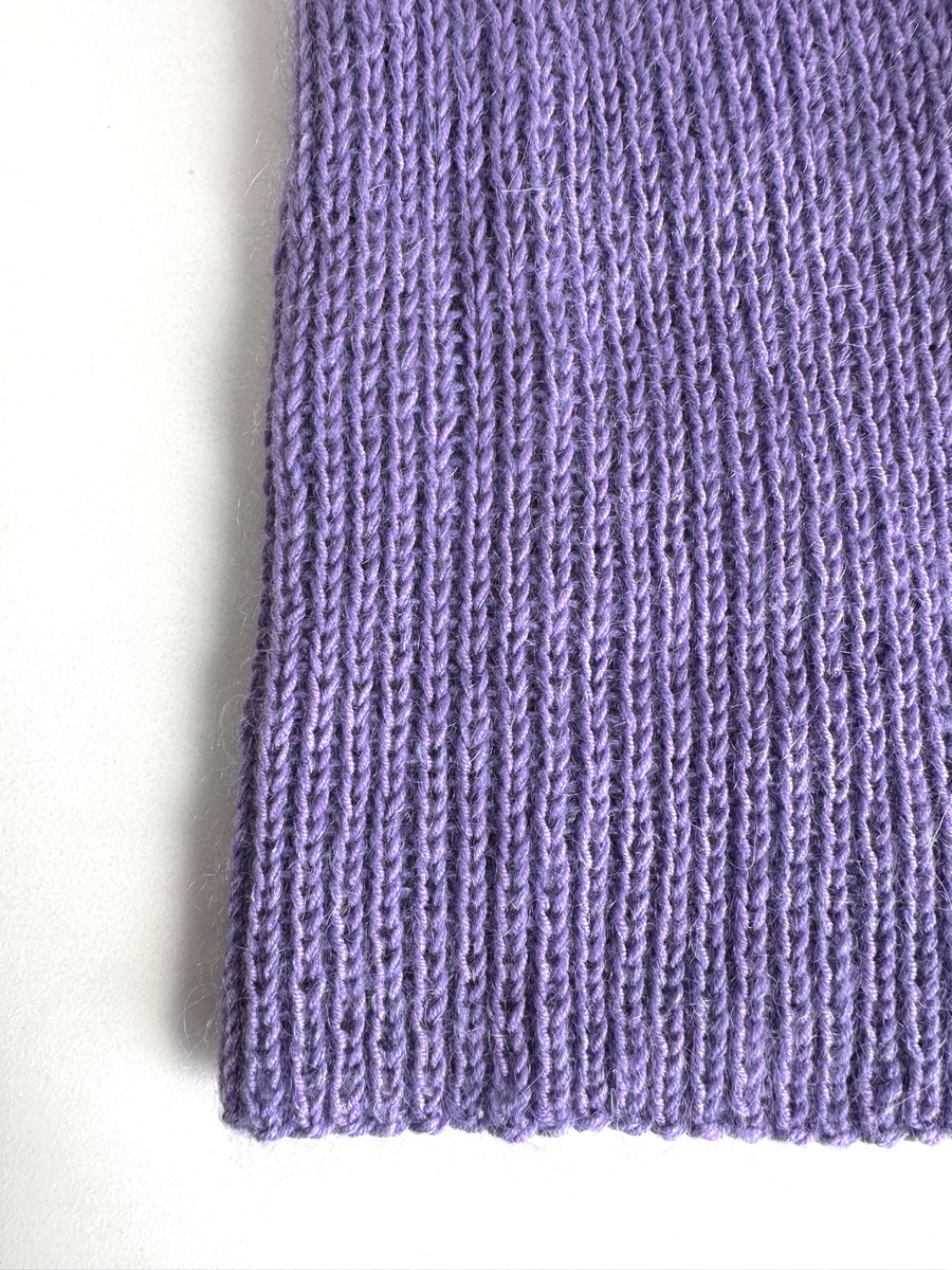 Handgemachte Damenmütze AUREA 100% Baby Merino plus Mohair und Seide 14/11 Violett