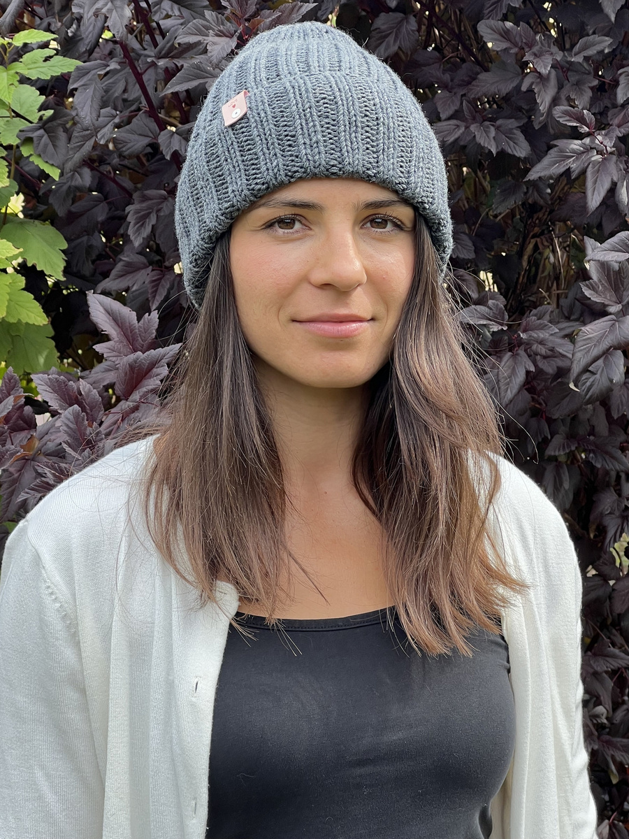 Wywijana czapka merino HELLI 100% Baby Merino 20 Ciemny Szary